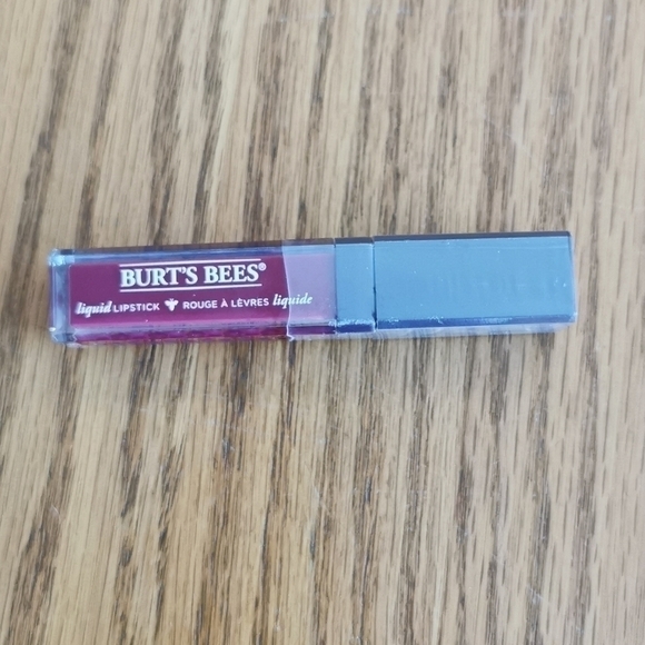 Burt's Bees Liquid Lipstick Rushing Rose - Picture 1 of 6